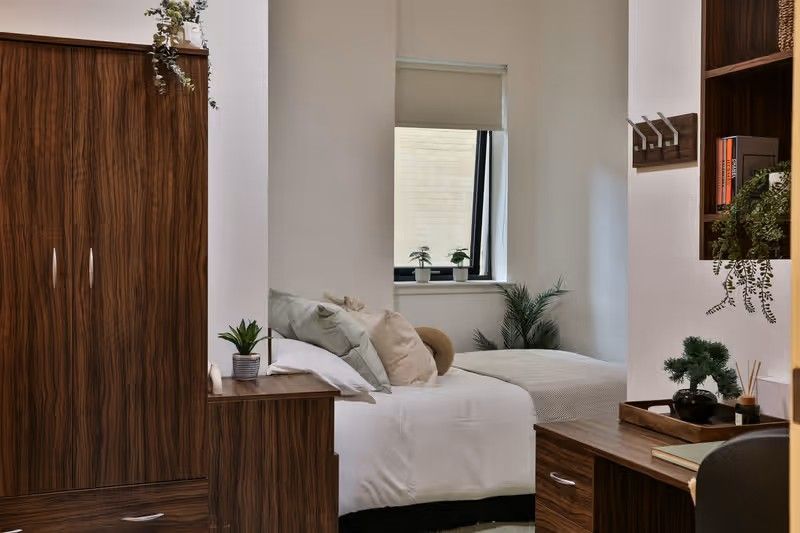Classic 4 Bed Apartment - room